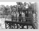 1936年章氏国学讲习会部分学员摄于苏州公园。右起三姚奠中、五为郑云飞、八为柏逸荪、九为汤炳