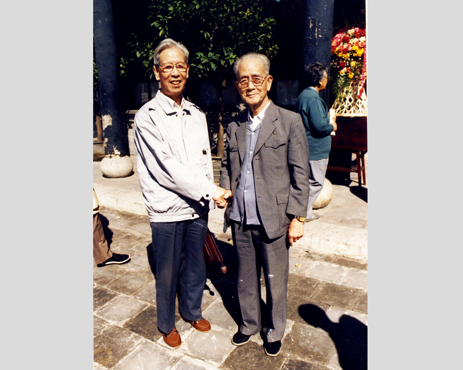 1992年与同学李雪峰合影